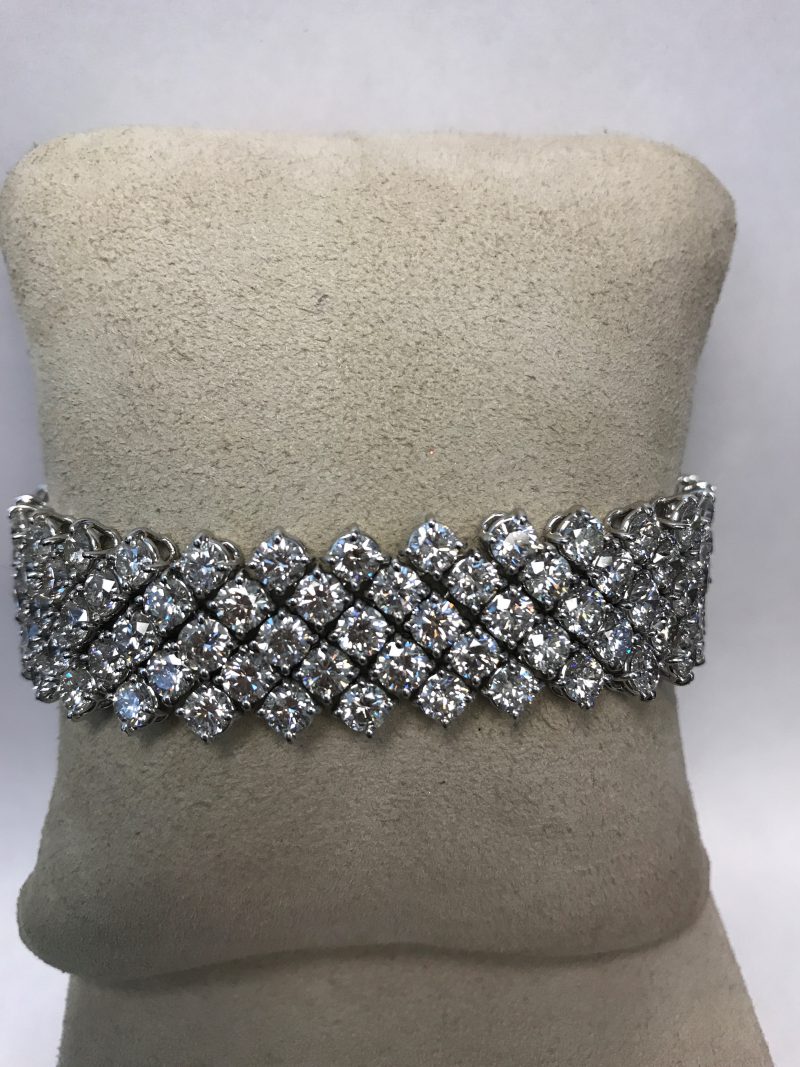 35.48CT Round Brilliant Diamond Bracelet