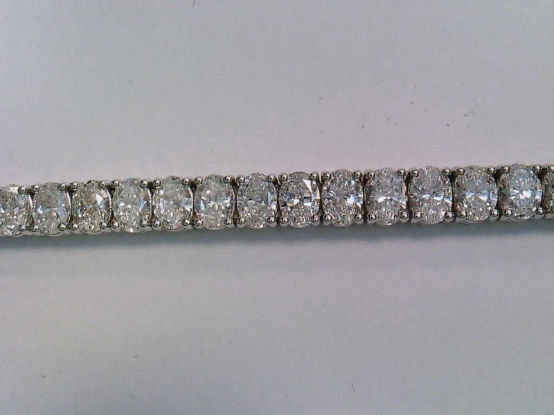 Oval Diamond Tennis Bracelet in 18k White Gold