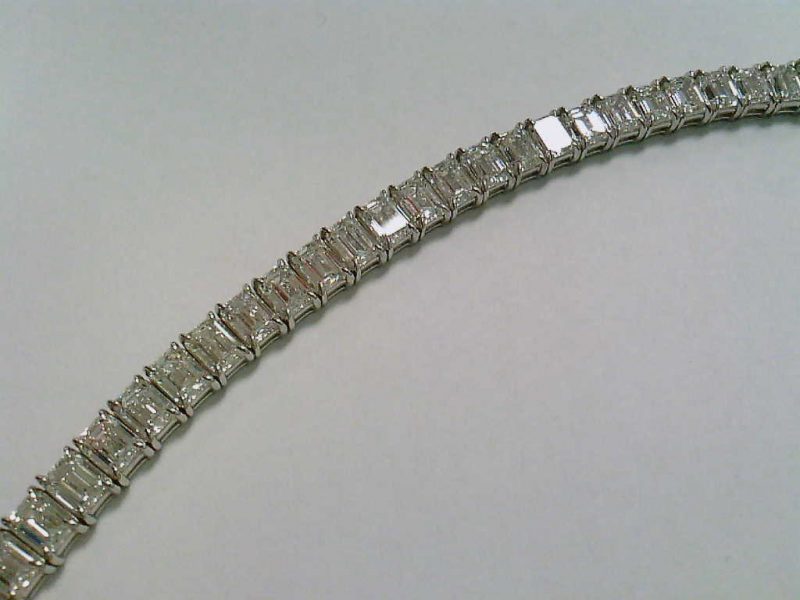 Emerald Cut Diamond Tennis Bracelet in 18k White Gold