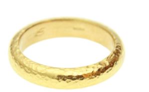 Elizabeth Locke Hammered Gold Stacking Band Ring