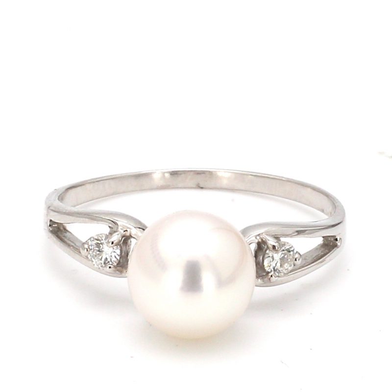 White Gold Cultured Pearl Ring with Diamonds